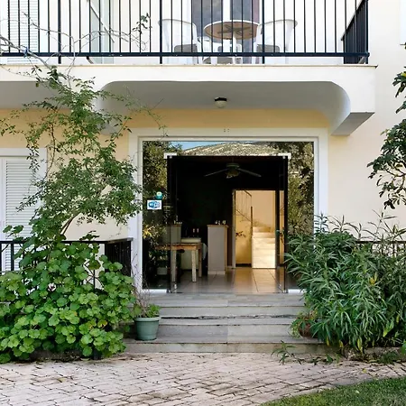 Dolphin 4 Apartment *